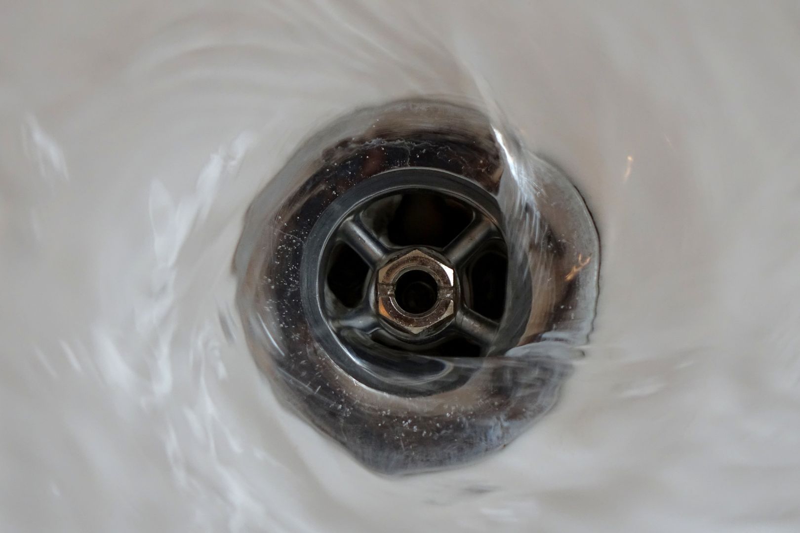 Como Evitar Vazamento em Pias e Ralos de Cozinha